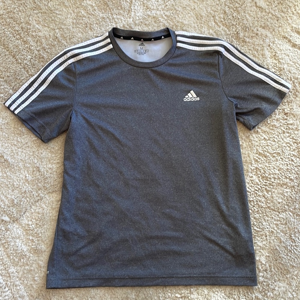 Adidas Mens Performance shirt size meduim